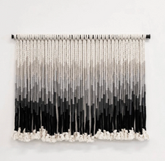 Macramé Mural Bicolor Inspiración Obakki – Wall Decor Contemporáneo | Handmade Macrame Wall Hanging | Diseño Interior Sofisticado