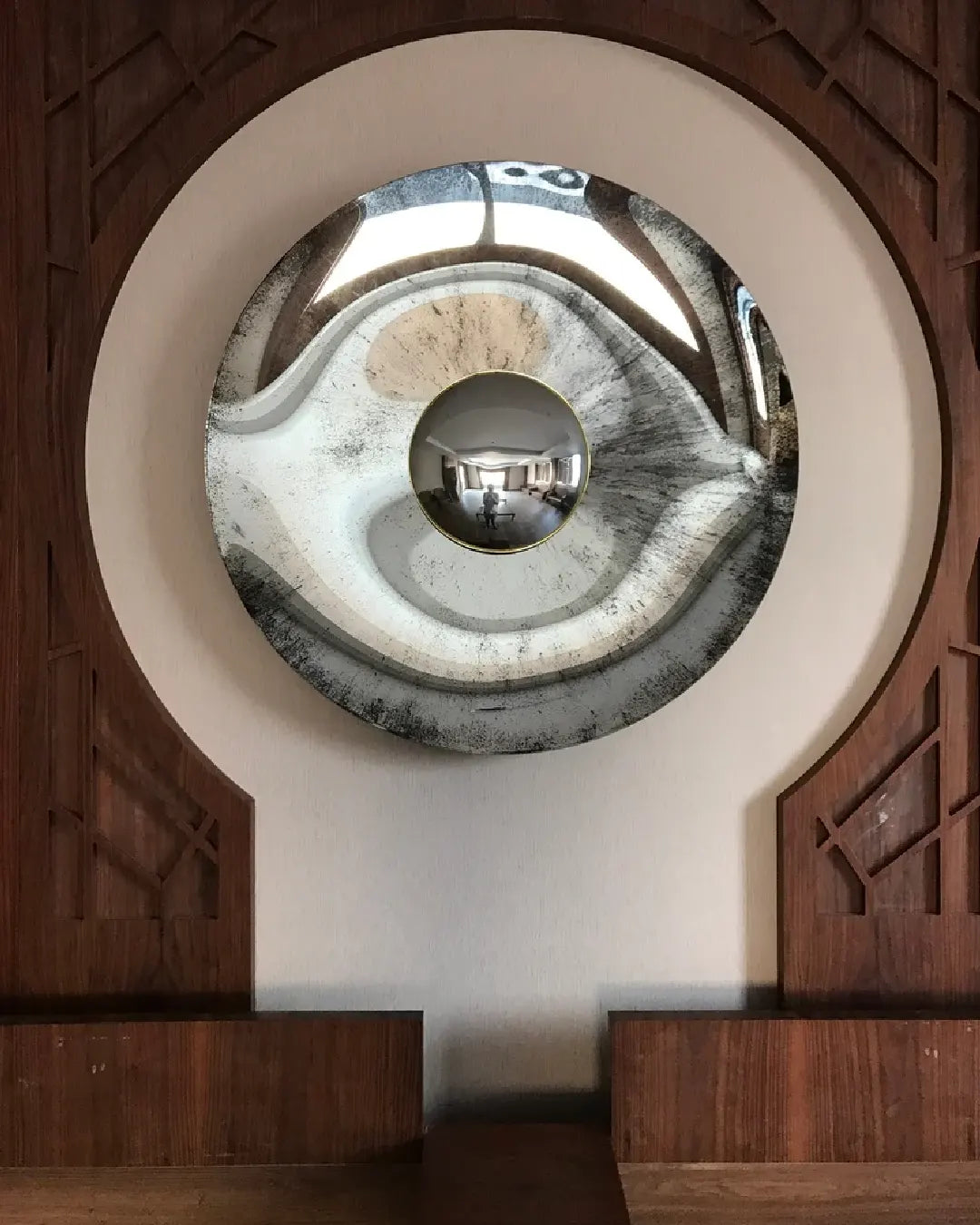Concentric Multi-Layer Optical Wall Mirror